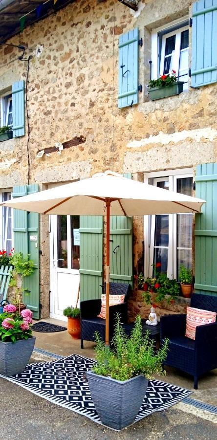 Le Chalet Du Coin Videix Luaran gambar